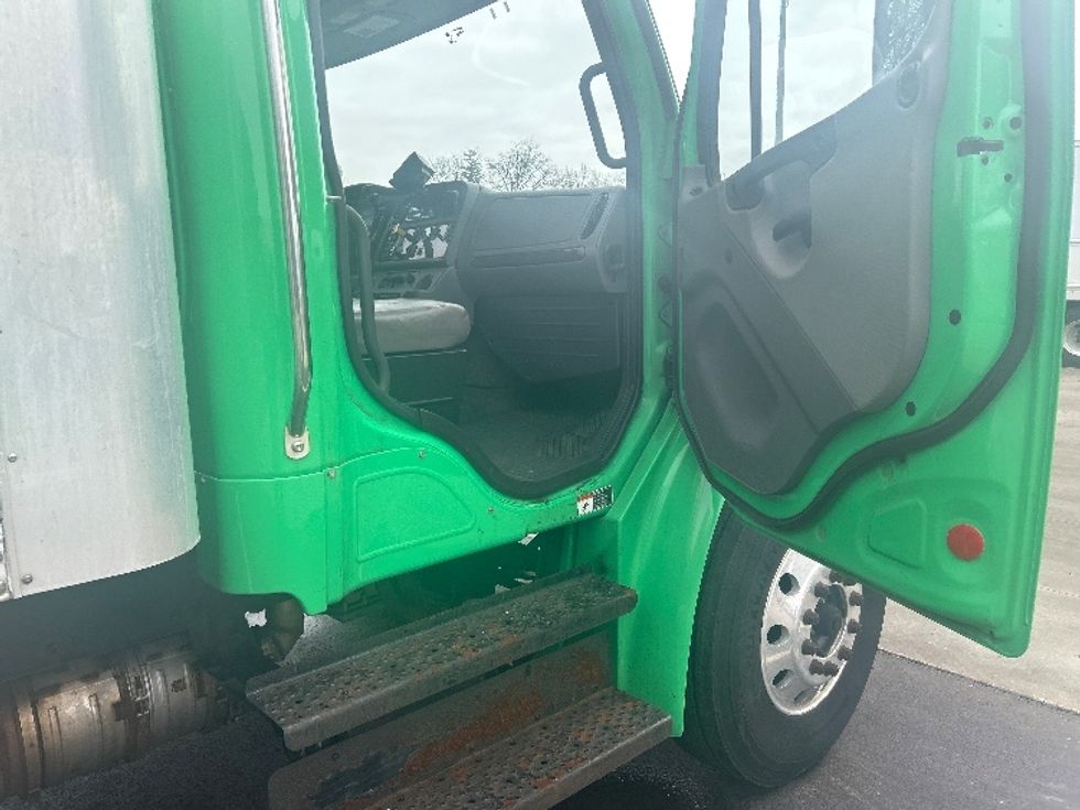 Medium Duty Box Truck-Light and Medium Duty Trucks-Freightliner-2018-M2-Cranbury-NJ-55,505\n\t\tmiles-$ 51,750 - Image 13