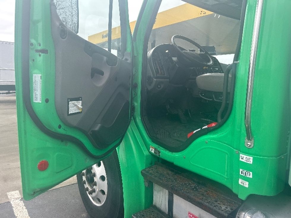 Medium Duty Box Truck-Light and Medium Duty Trucks-Freightliner-2018-M2-Cranbury-NJ-55,505\n\t\tmiles-$ 51,750 - Image 7