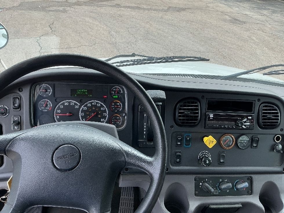 Medium Duty Box Truck-Light and Medium Duty Trucks-Freightliner-2018-M2-Dallas-TX-120,735\n\t\tmiles-$ 54,000 - Image 18