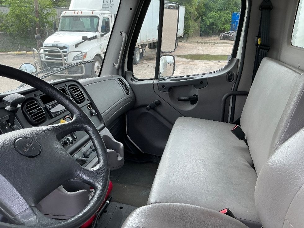 Medium Duty Box Truck-Light and Medium Duty Trucks-Freightliner-2018-M2-Dallas-TX-120,735\n\t\tmiles-$ 54,000 - Image 19