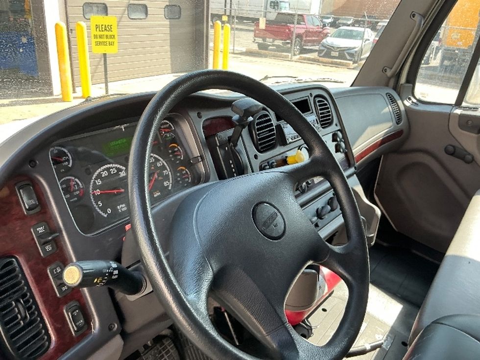Medium Duty Box Truck-Light and Medium Duty Trucks-Freightliner-2018-M2-Dallas-TX-268,853\n\t\tmiles-$ 41,250 - Image 17