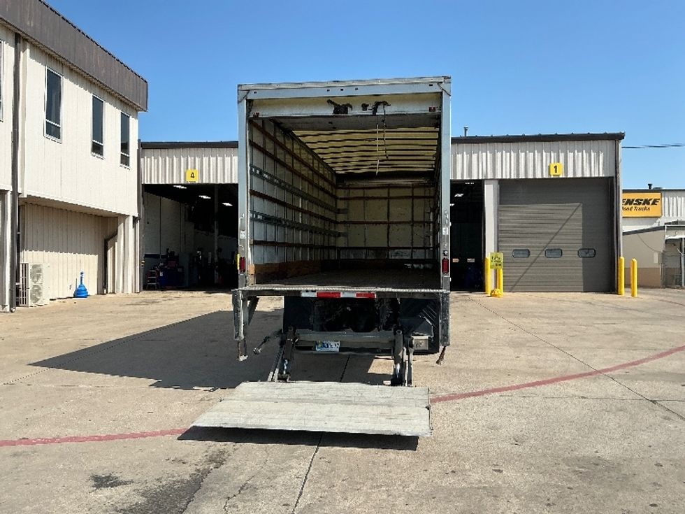 Medium Duty Box Truck-Light and Medium Duty Trucks-Freightliner-2018-M2-Dallas-TX-268,853\n\t\tmiles-$ 41,250 - Image 9