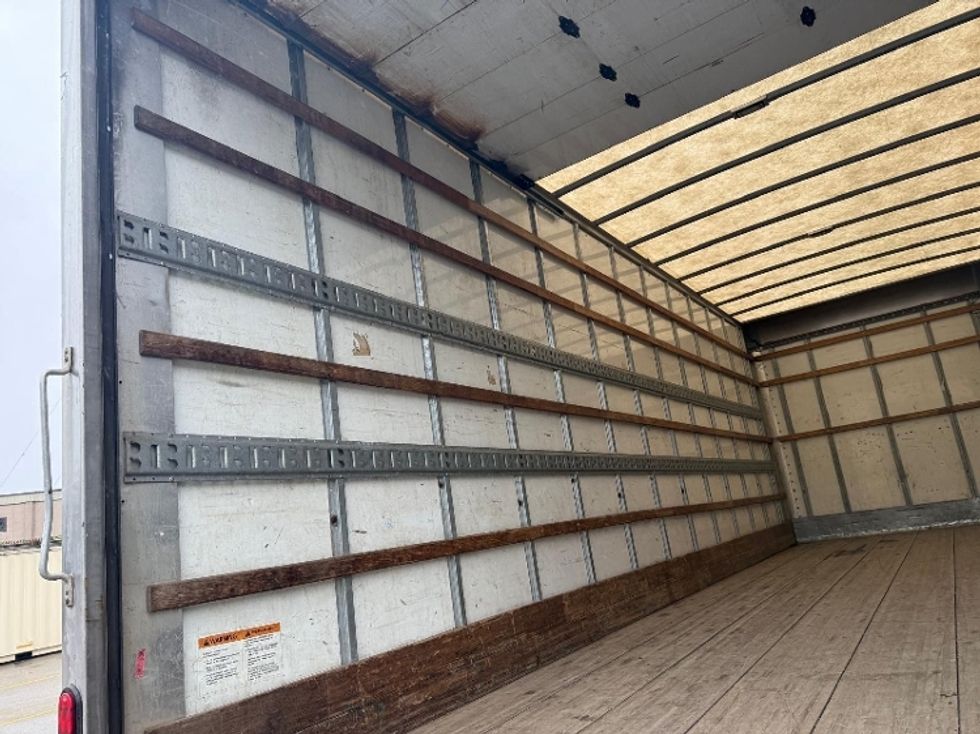 Medium Duty Box Truck-Light and Medium Duty Trucks-Freightliner-2018-M2-Delta-BC-190,973\n\t\tkm-$ 64,750 - Image 11