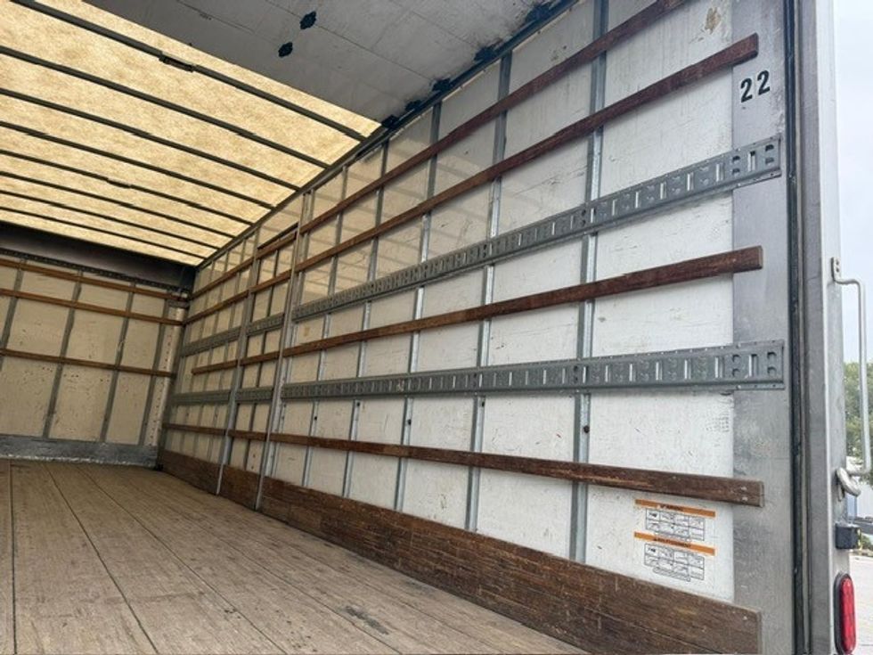 Medium Duty Box Truck-Light and Medium Duty Trucks-Freightliner-2018-M2-Delta-BC-190,973\n\t\tkm-$ 64,750 - Image 12