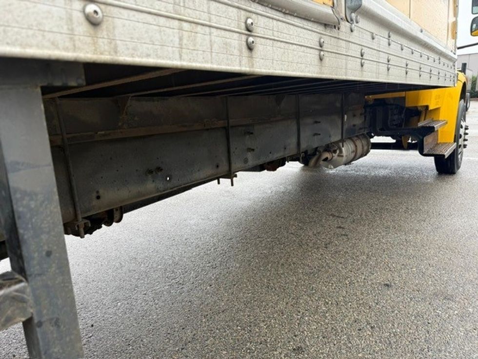 Medium Duty Box Truck-Light and Medium Duty Trucks-Freightliner-2018-M2-Delta-BC-190,973\n\t\tkm-$ 64,750 - Image 14