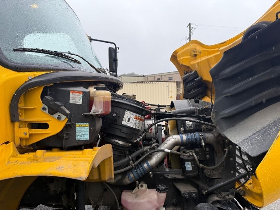 Medium Duty Box Truck-Light and Medium Duty Trucks-Freightliner-2018-M2-Delta-BC-190,973\n\t\tkm-$ 64,750 - Image 23