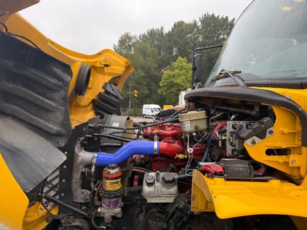 Medium Duty Box Truck-Light and Medium Duty Trucks-Freightliner-2018-M2-Delta-BC-190,973\n\t\tkm-$ 64,750 - Image 24