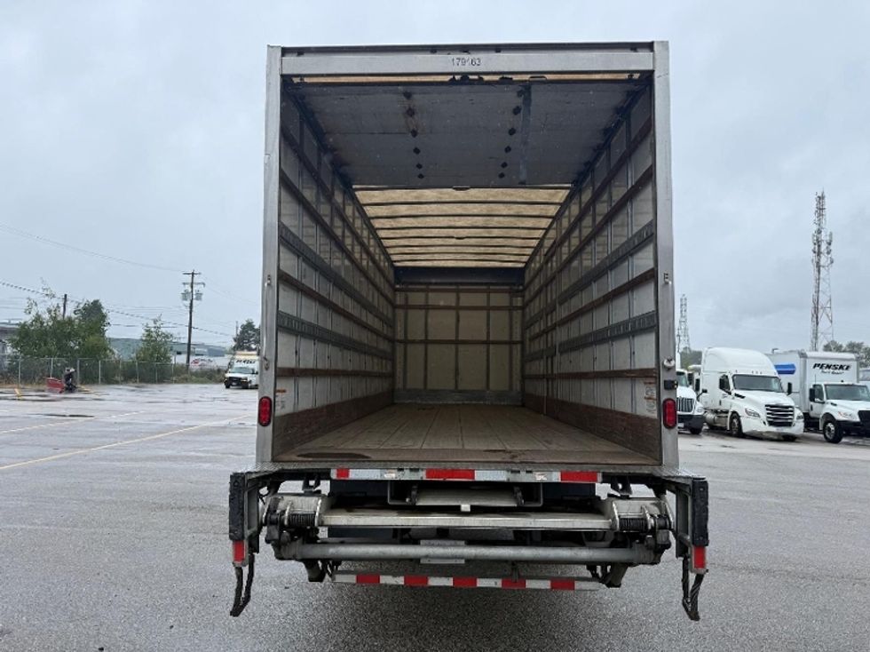 Medium Duty Box Truck-Light and Medium Duty Trucks-Freightliner-2018-M2-Delta-BC-190,973\n\t\tkm-$ 64,750 - Image 8