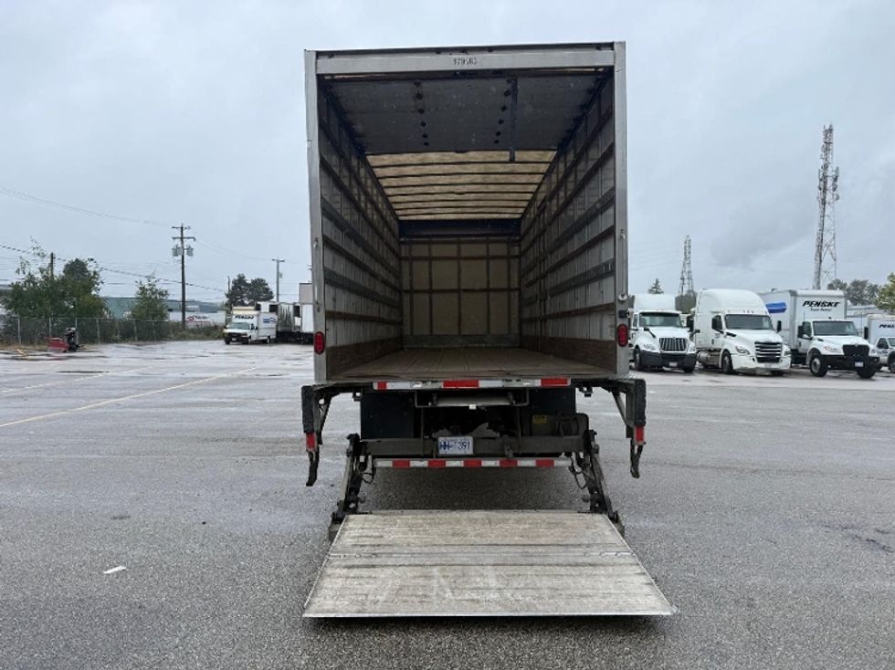Medium Duty Box Truck-Light and Medium Duty Trucks-Freightliner-2018-M2-Delta-BC-190,973\n\t\tkm-$ 64,750 - Image 9
