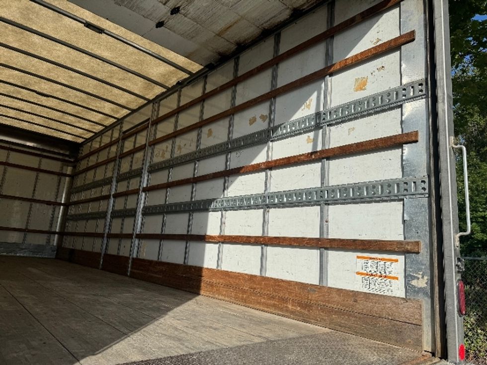 Medium Duty Box Truck-Light and Medium Duty Trucks-Freightliner-2018-M2-Delta-BC-219,846\n\t\tkm-$ 62,750 - Image 12