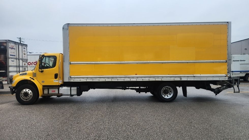 Medium Duty Box Truck-Light and Medium Duty Trucks-Freightliner-2018-M2-Delta-BC-219,846\n\t\tkm-$ 62,750 - Image 4