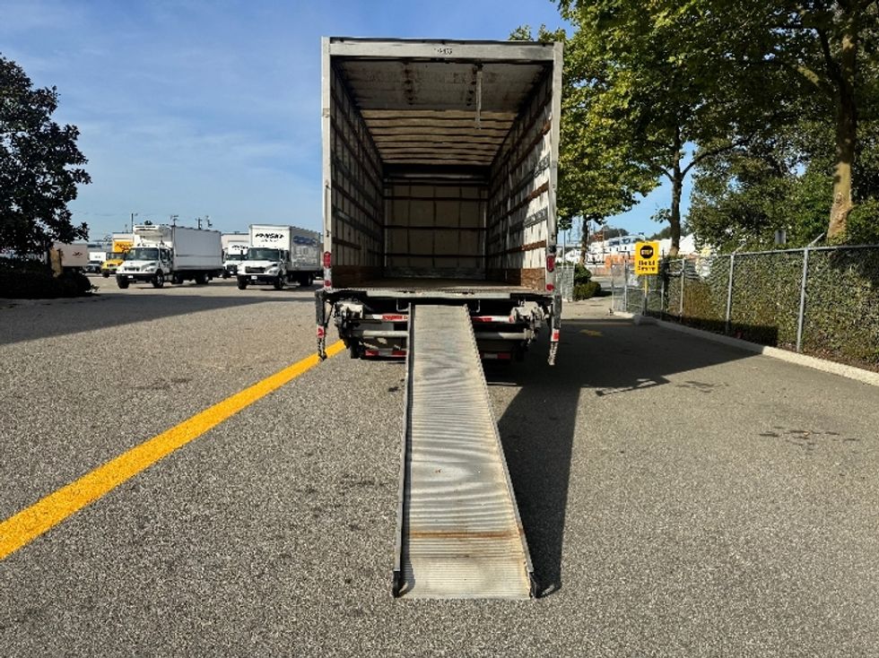 Medium Duty Box Truck-Light and Medium Duty Trucks-Freightliner-2018-M2-Delta-BC-219,846\n\t\tkm-$ 62,750 - Image 8