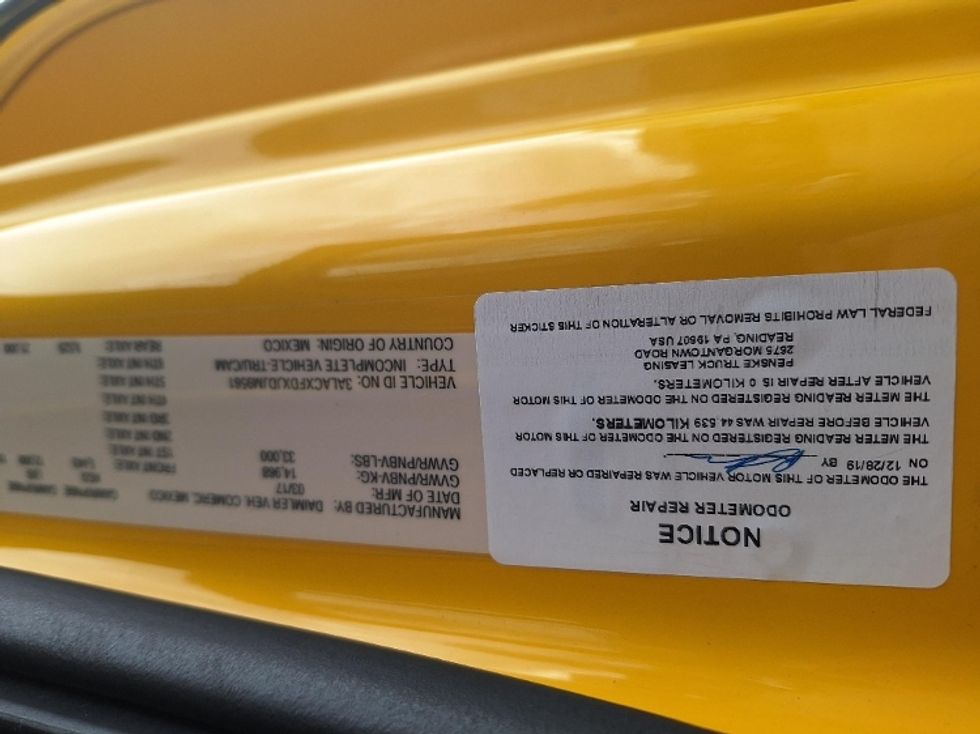 Medium Duty Box Truck-Light and Medium Duty Trucks-Freightliner-2018-M2-Delta-BC-219,846\n\t\tkm-$ 64,250 - Image 22