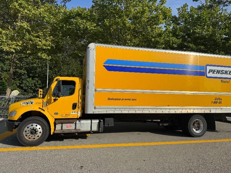 Medium Duty Box Truck-Light and Medium Duty Trucks-Freightliner-2018-M2-Delta-BC-219,846\n\t\tkm-$ 64,250 - Image 4