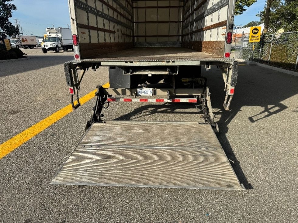 Medium Duty Box Truck-Light and Medium Duty Trucks-Freightliner-2018-M2-Delta-BC-219,846\n\t\tkm-$ 64,250 - Image 9