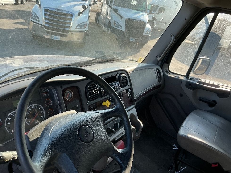 Medium Duty Box Truck-Light and Medium Duty Trucks-Freightliner-2018-M2-East Chicago-IN-171,349\n\t\tmiles-$ 48,750 - Image 15