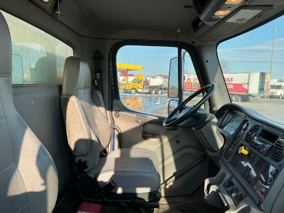 Medium Duty Box Truck-Light and Medium Duty Trucks-Freightliner-2018-M2-East Chicago-IN-171,349\n\t\tmiles-$ 48,750 - Image 19