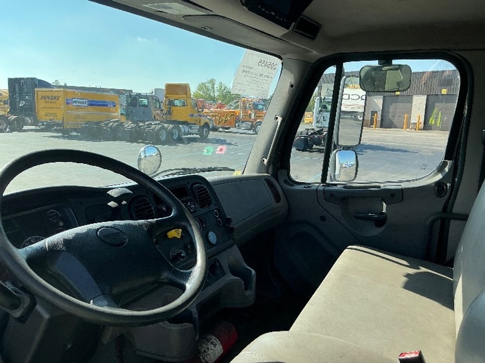 Medium Duty Box Truck-Light and Medium Duty Trucks-Freightliner-2018-M2-East Chicago-IN-189,124\n\t\tmiles-$ 41,750 - Image 17