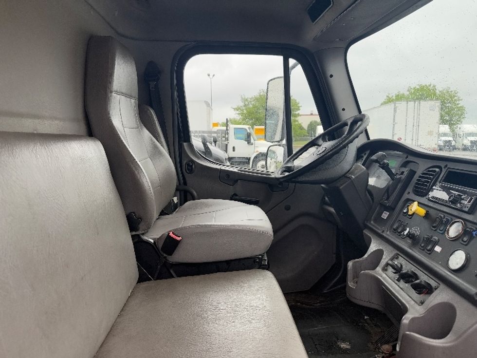 Medium Duty Box Truck-Light and Medium Duty Trucks-Freightliner-2018-M2-East Chicago-IN-189,124\n\t\tmiles-$ 41,750 - Image 22