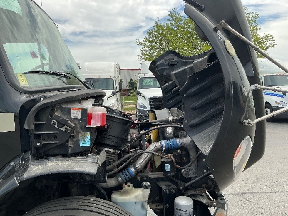 Medium Duty Box Truck-Light and Medium Duty Trucks-Freightliner-2018-M2-East Chicago-IN-189,124\n\t\tmiles-$ 41,750 - Image 23