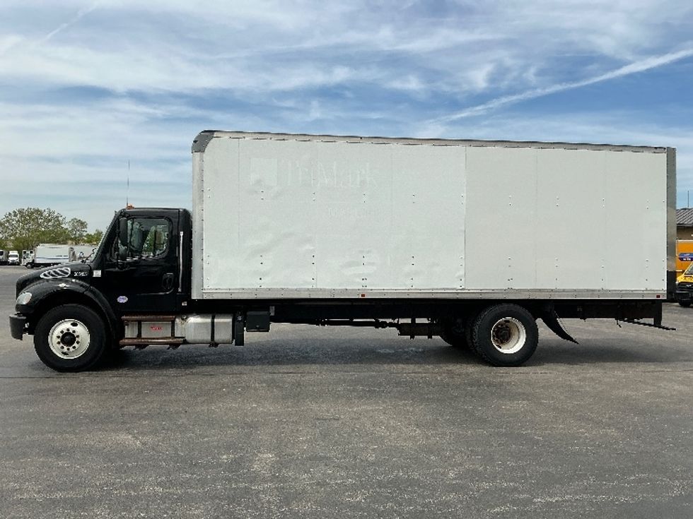 Medium Duty Box Truck-Light and Medium Duty Trucks-Freightliner-2018-M2-East Chicago-IN-189,124\n\t\tmiles-$ 41,750 - Image 4
