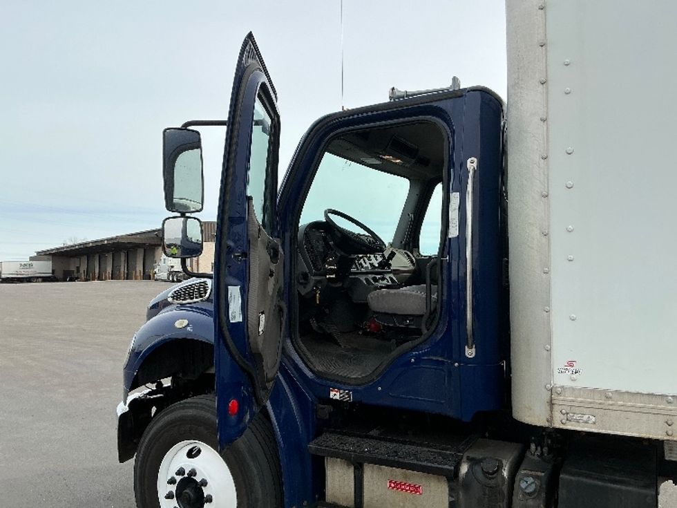 Medium Duty Box Truck-Light and Medium Duty Trucks-Freightliner-2018-M2-East Chicago-IN-190,000\n\t\tmiles-$ 46,750 - Image 16