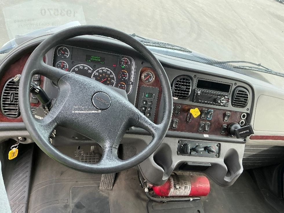 Medium Duty Box Truck-Light and Medium Duty Trucks-Freightliner-2018-M2-East Chicago-IN-190,000\n\t\tmiles-$ 46,750 - Image 18