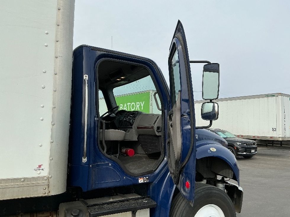 Medium Duty Box Truck-Light and Medium Duty Trucks-Freightliner-2018-M2-East Chicago-IN-190,000\n\t\tmiles-$ 46,750 - Image 20