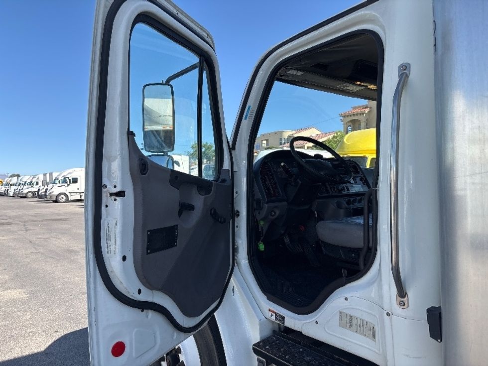 Medium Duty Box Truck-Light and Medium Duty Trucks-Freightliner-2018-M2-El Paso-TX-246,522\n\t\tmiles-$ 37,000 - Image 16