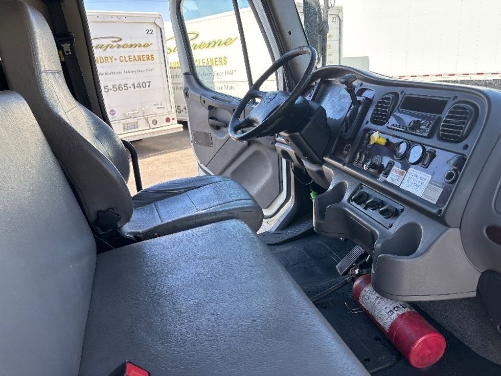 Medium Duty Box Truck-Light and Medium Duty Trucks-Freightliner-2018-M2-El Paso-TX-246,522\n\t\tmiles-$ 37,000 - Image 22