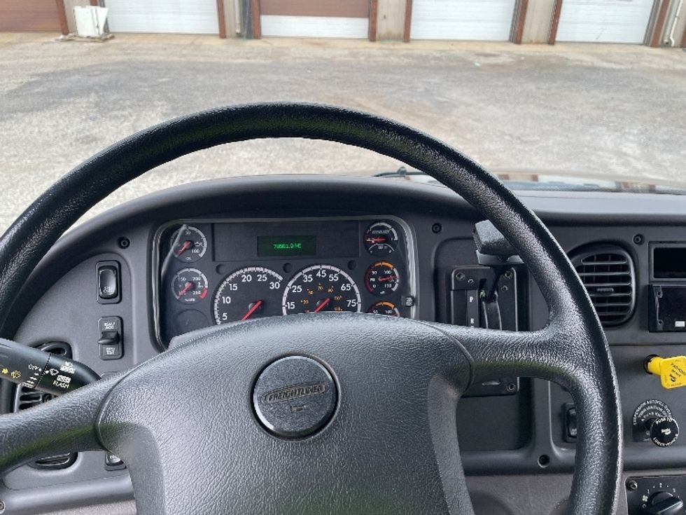 Medium Duty Box Truck-Light and Medium Duty Trucks-Freightliner-2018-M2-Elkhart-IN-78,474\n\t\tmiles-$ 50,250 - Image 17