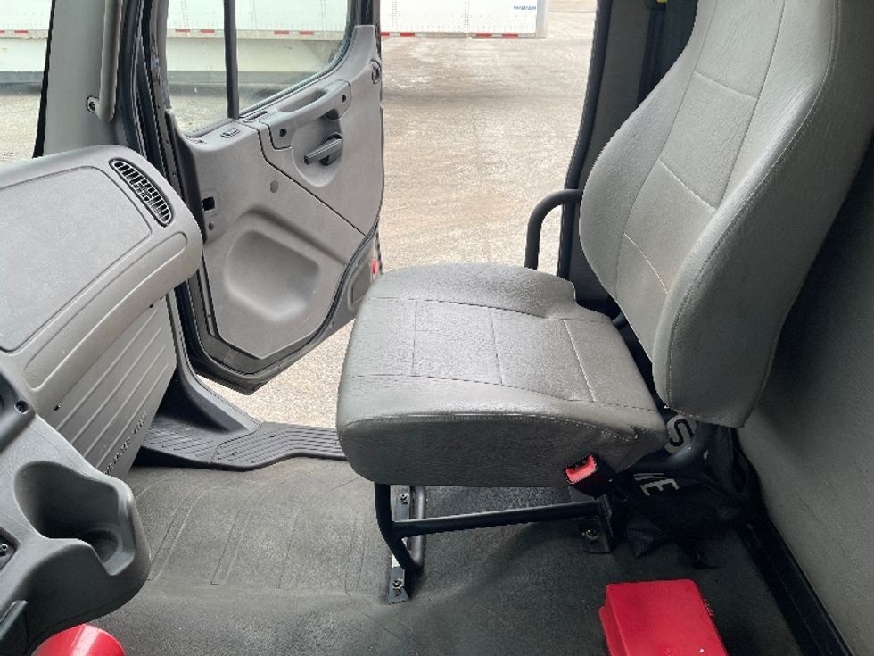 Medium Duty Box Truck-Light and Medium Duty Trucks-Freightliner-2018-M2-Elkhart-IN-78,474\n\t\tmiles-$ 50,250 - Image 18
