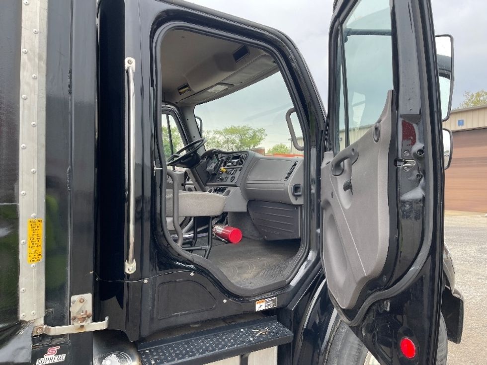 Medium Duty Box Truck-Light and Medium Duty Trucks-Freightliner-2018-M2-Elkhart-IN-78,474\n\t\tmiles-$ 50,250 - Image 19