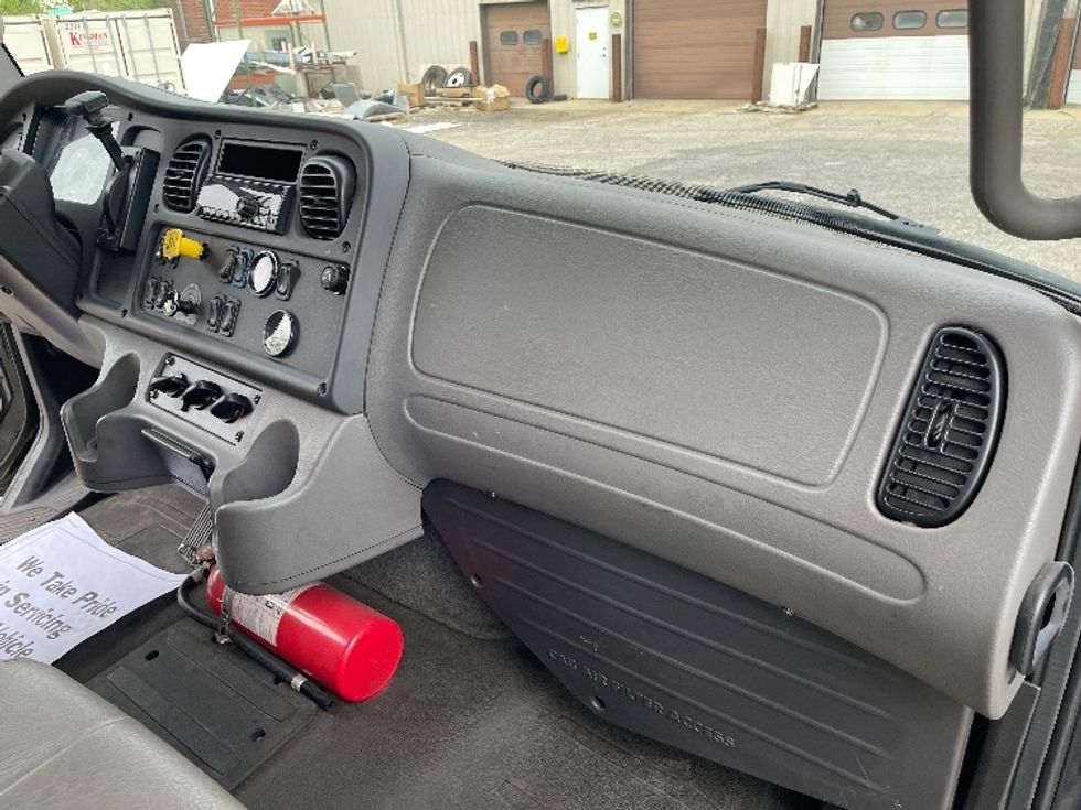 Medium Duty Box Truck-Light and Medium Duty Trucks-Freightliner-2018-M2-Elkhart-IN-78,474\n\t\tmiles-$ 50,250 - Image 20