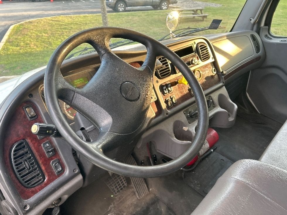 Medium Duty Box Truck-Light and Medium Duty Trucks-Freightliner-2018-M2-Fitchburg-MA-316,503\n\t\tmiles-$ 21,500 - Image 17
