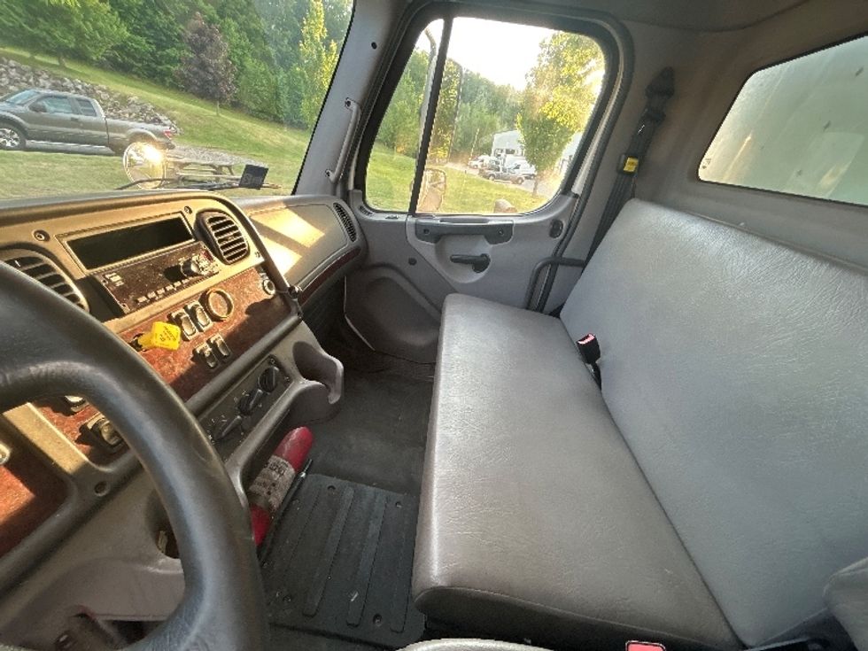 Medium Duty Box Truck-Light and Medium Duty Trucks-Freightliner-2018-M2-Fitchburg-MA-316,503\n\t\tmiles-$ 21,500 - Image 19