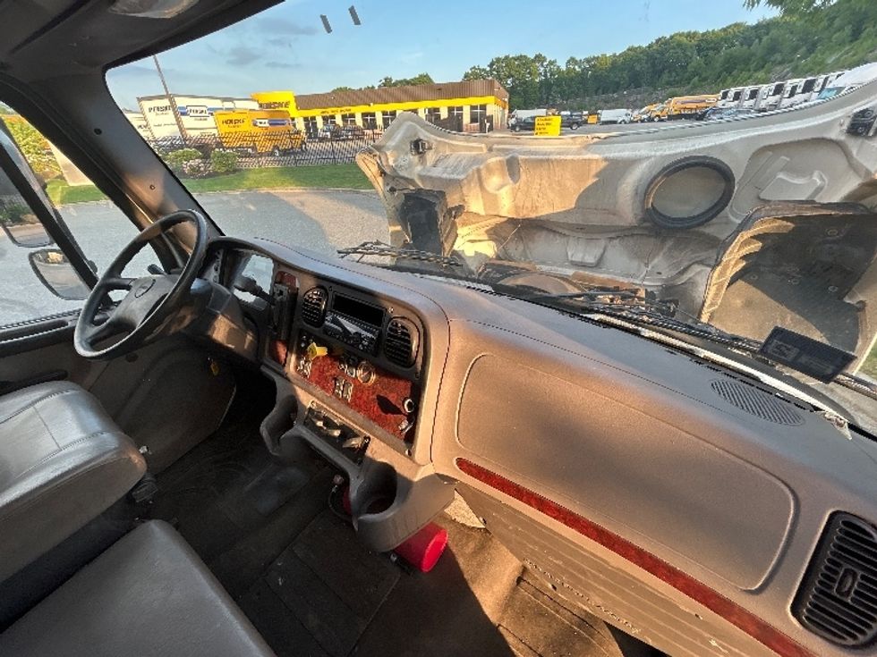 Medium Duty Box Truck-Light and Medium Duty Trucks-Freightliner-2018-M2-Fitchburg-MA-316,503\n\t\tmiles-$ 21,500 - Image 21