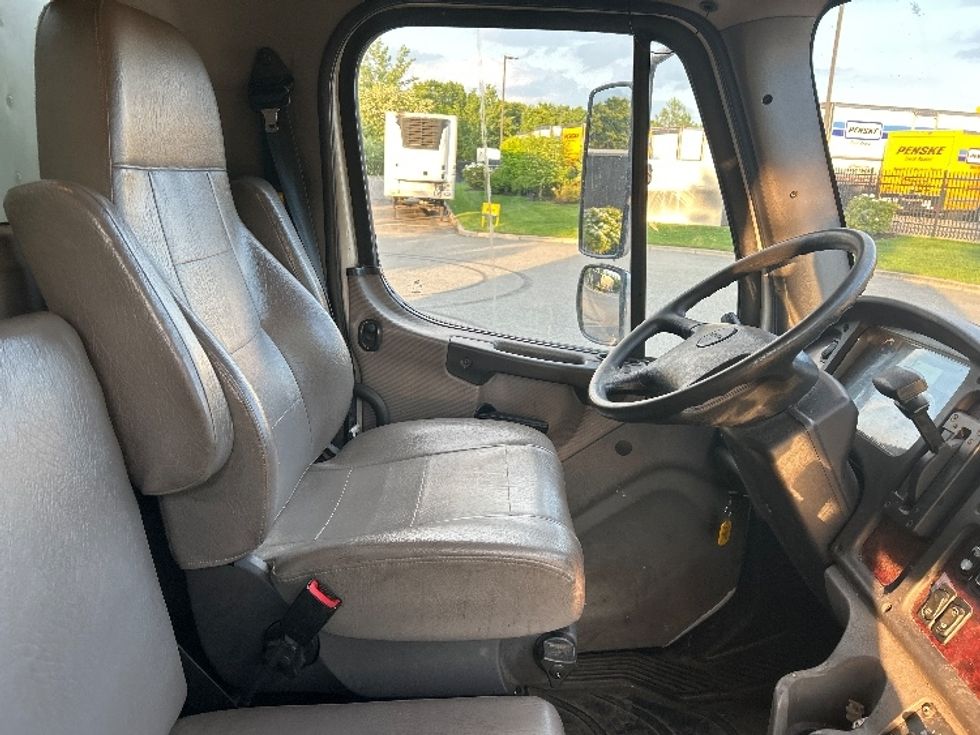Medium Duty Box Truck-Light and Medium Duty Trucks-Freightliner-2018-M2-Fitchburg-MA-316,503\n\t\tmiles-$ 21,500 - Image 22
