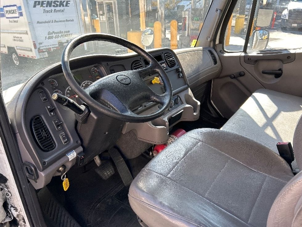 Medium Duty Box Truck-Light and Medium Duty Trucks-Freightliner-2018-M2-Fontana-CA-137,212\n\t\tmiles-$ 34,750 - Image 17