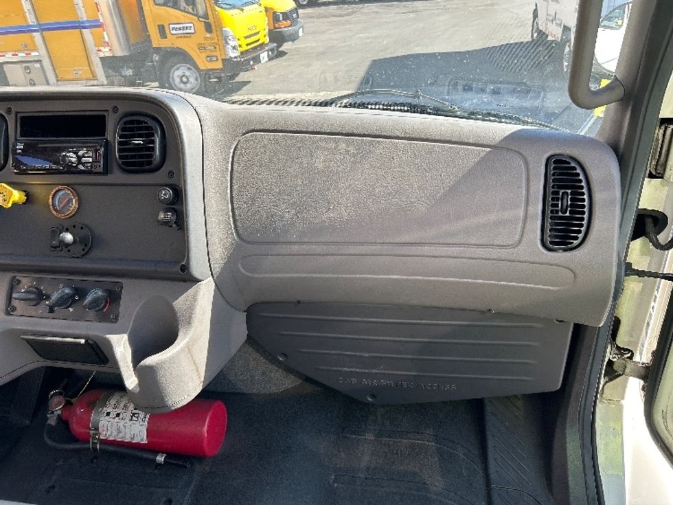 Medium Duty Box Truck-Light and Medium Duty Trucks-Freightliner-2018-M2-Fontana-CA-137,212\n\t\tmiles-$ 34,750 - Image 21