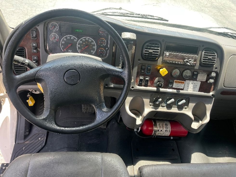 Medium Duty Box Truck-Light and Medium Duty Trucks-Freightliner-2018-M2-Fontana-CA-189,595\n\t\tmiles-$ 46,000 - Image 18