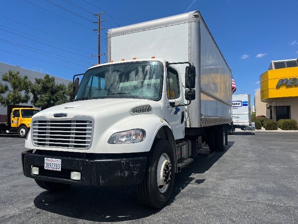 Medium Duty Box Truck-Light and Medium Duty Trucks-Freightliner-2018-M2-Fontana-CA-189,595\n\t\tmiles-$ 46,000 - Image 3