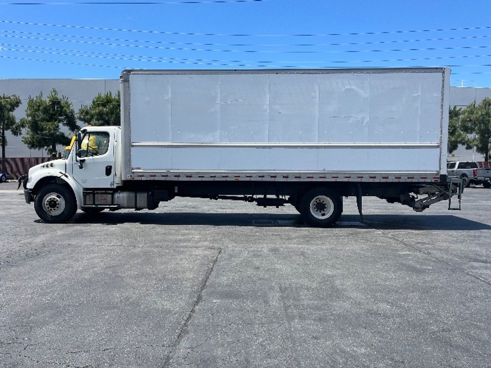 Medium Duty Box Truck-Light and Medium Duty Trucks-Freightliner-2018-M2-Fontana-CA-189,595\n\t\tmiles-$ 46,000 - Image 4