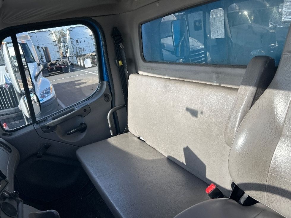 Medium Duty Box Truck-Light and Medium Duty Trucks-Freightliner-2018-M2-Fontana-CA-263,942\n\t\tmiles-$ 36,000 - Image 19