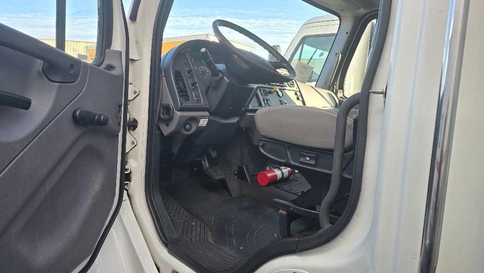 Medium Duty Box Truck-Light and Medium Duty Trucks-Freightliner-2018-M2-Forest Park-GA-245,966\n\t\tmiles-$ 34,750 - Image 16