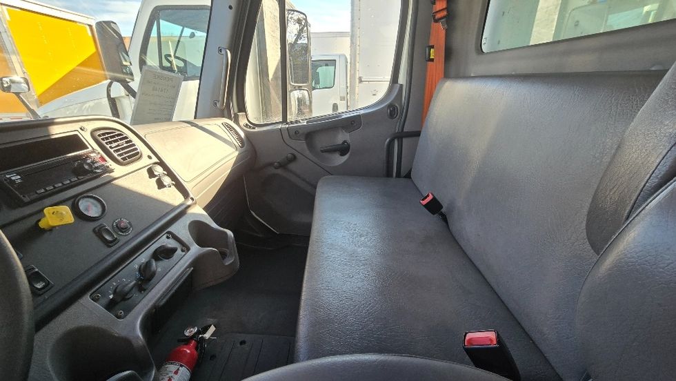 Medium Duty Box Truck-Light and Medium Duty Trucks-Freightliner-2018-M2-Forest Park-GA-245,966\n\t\tmiles-$ 34,750 - Image 19