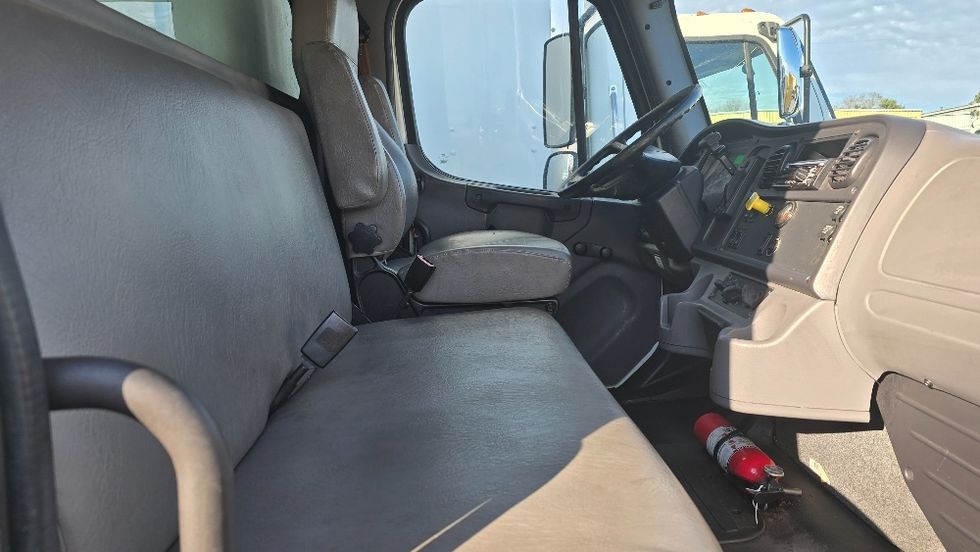 Medium Duty Box Truck-Light and Medium Duty Trucks-Freightliner-2018-M2-Forest Park-GA-245,966\n\t\tmiles-$ 34,750 - Image 22
