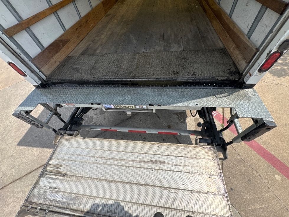 Medium Duty Box Truck-Light and Medium Duty Trucks-Freightliner-2018-M2-Garland-TX-282,669\n\t\tmiles-$ 31,500 - Image 10