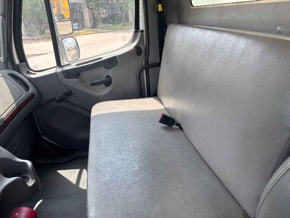 Medium Duty Box Truck-Light and Medium Duty Trucks-Freightliner-2018-M2-Garland-TX-282,669\n\t\tmiles-$ 31,500 - Image 19