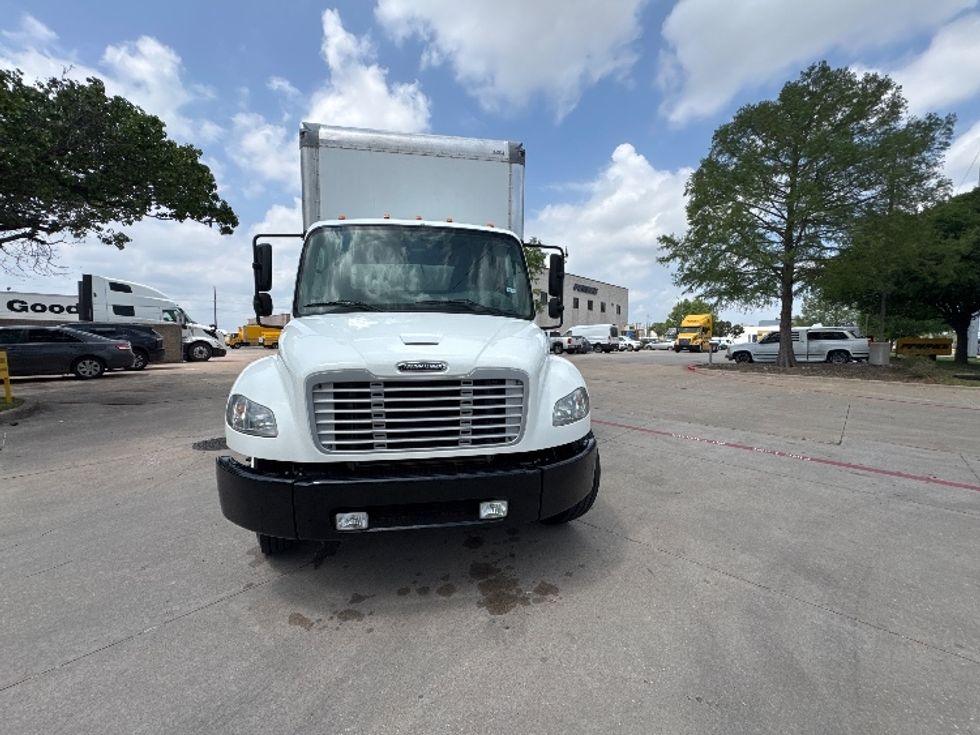 Medium Duty Box Truck-Light and Medium Duty Trucks-Freightliner-2018-M2-Garland-TX-282,669\n\t\tmiles-$ 31,500 - Image 2